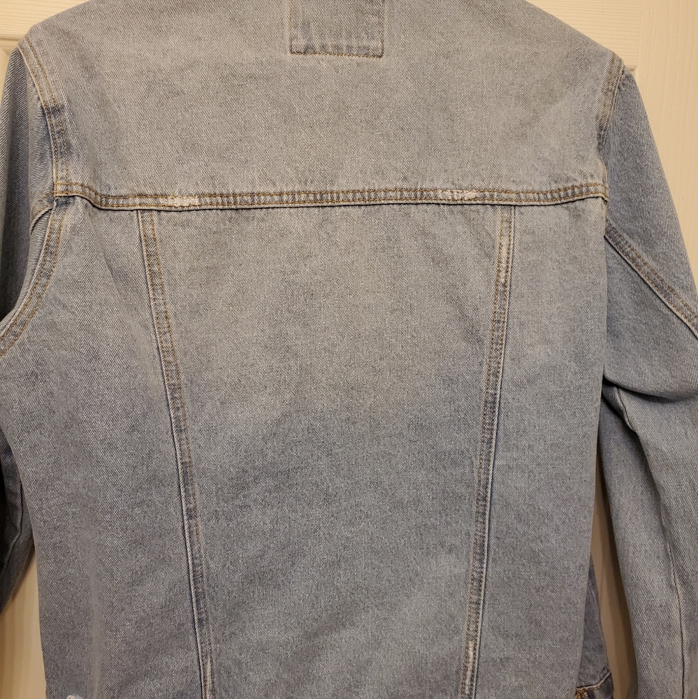 Jean Jacket 🥳 - Picture 3 of 11